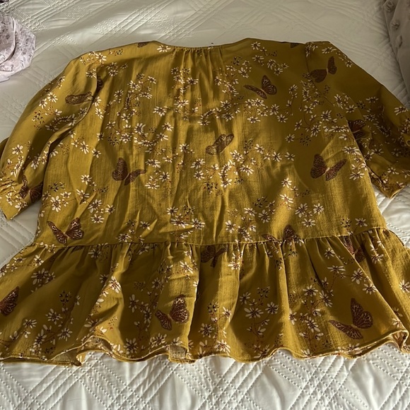 Madewell Sz M poplin blouse. - Picture 4 of 4